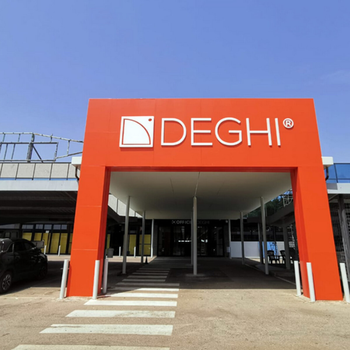 Immagine di Deghi e l'insegna web dell'anno 2025-2026