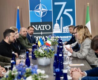 Giorgia Meloni e Volodymyr Zelensky al vertice Nato di Ankara