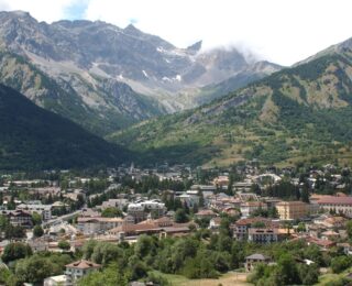 Soccorritori durante il recupero di un escursionista nel Vallone del Frejus