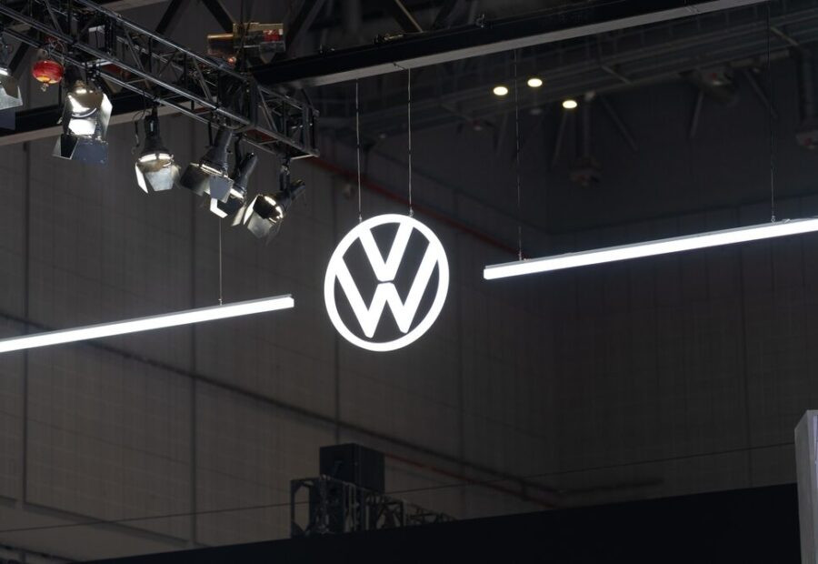 Volkswagen in trattative con JSW per cedere quote in India