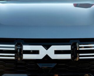 Dacia Striker, nuovo crossover elettrificato