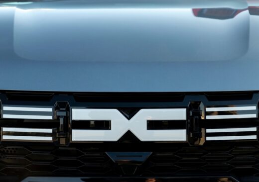 Dacia Striker, nuovo crossover elettrificato