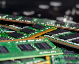 Aumento dei prezzi dei kit GDDR6 e GDDR7 per GPU RTX