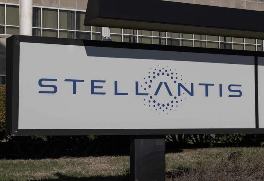 Veicoli Stellantis in consegna