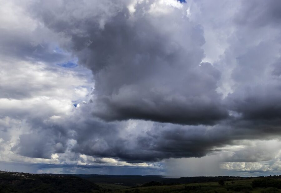 Calo delle temperature e temporali in Italia
