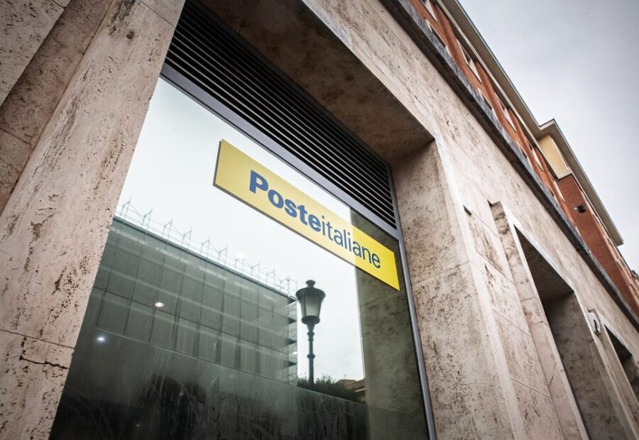 Postamat di Poste Italiane