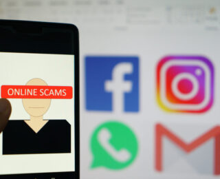 Truffa via WhatsApp a Fideuram