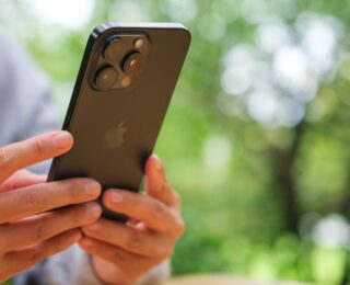 Dimostrazione animazione iPhone Duo su Galaxy Z Fold 8