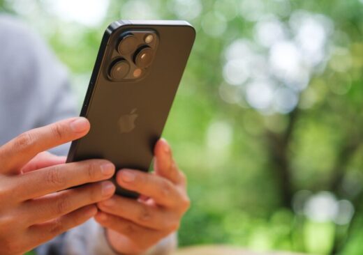 Dimostrazione animazione iPhone Duo su Galaxy Z Fold 8