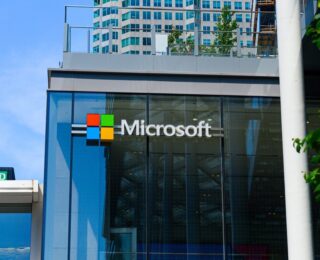 Microsoft e sindacati insegnanti accordo AI