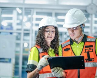Ufficio moderno con tecnologia integrata