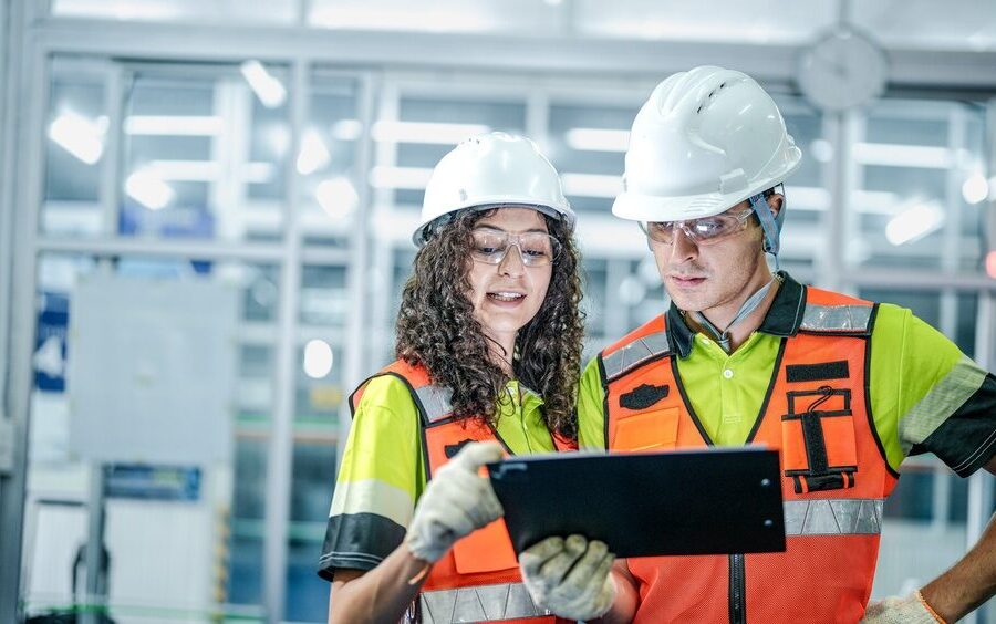 Ufficio moderno con tecnologia integrata