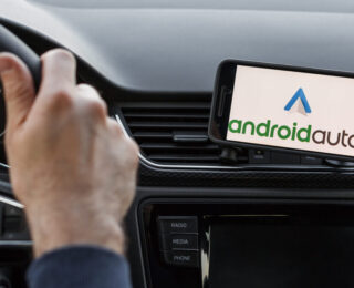Aggiornamento Android Auto 17.8