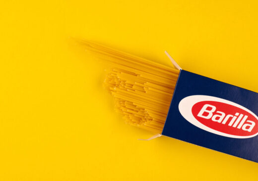 Barilla e Legambiente durante la pulizia del torrente Parma