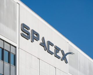 Elon Musk durante un evento