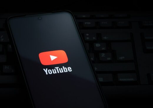 Logo di YouTube con pulsante non mi piace