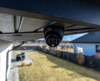 Telecamera Eufy E10 per finestre